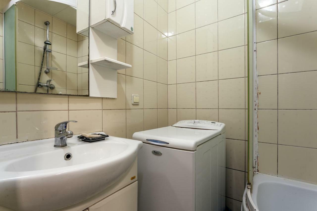 Apartment On Sharanevycha Lviv Bagian luar foto